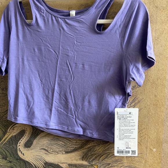 New Lululemon Yoga Cropped T Shirt Shoulder Cut Out SZ 10 - Picture 3 of 6